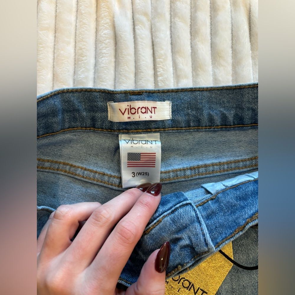 Vibrant MIU Medium Wash High Waisted Straight leg jeans - Picture 5 of 6